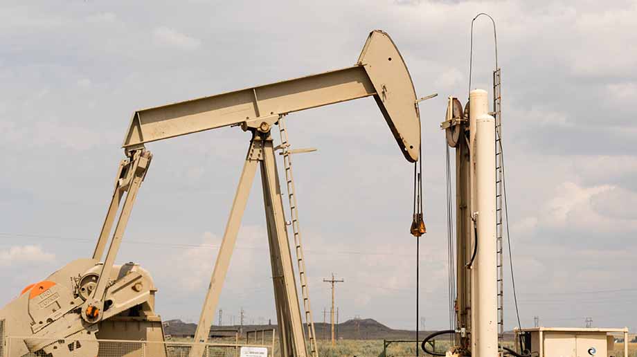Light brown oil pump and storage tank