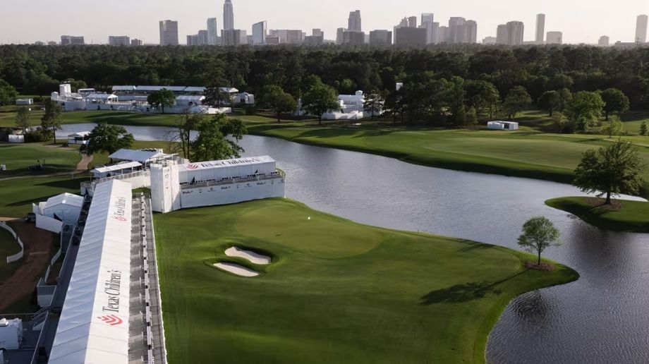 Daytime aerial view of Memorial Park Golf Course in Houston