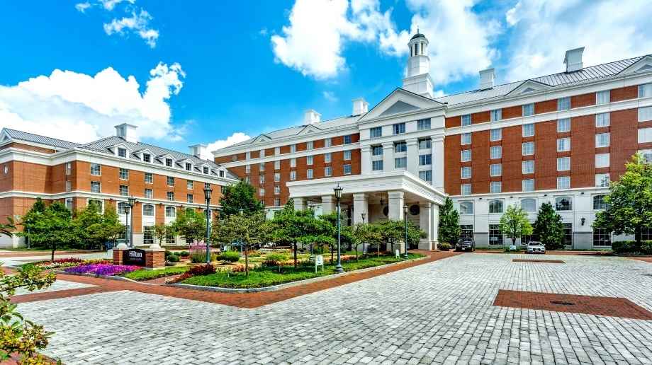 Exterior daytime view of Hilton Columbus at Easton hotel